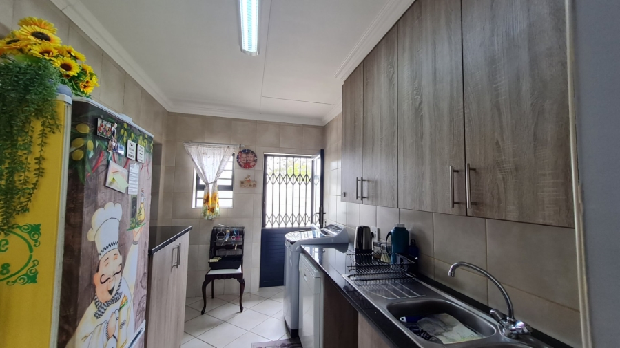 6 Bedroom Property for Sale in Dana Bay Western Cape